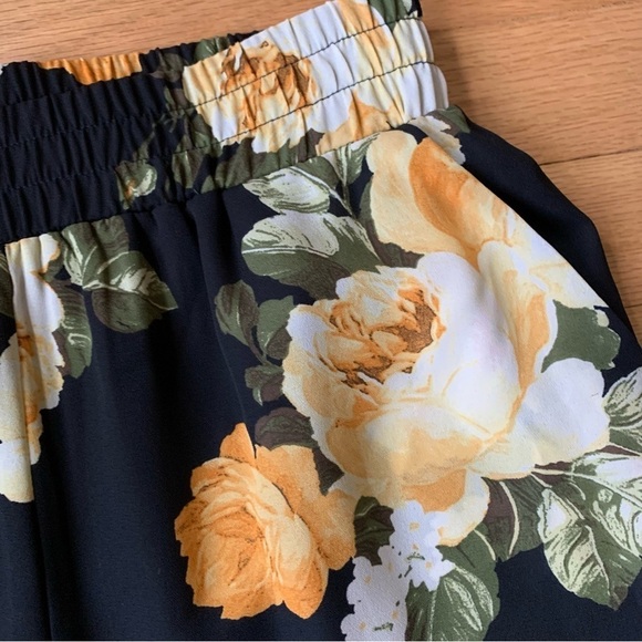 NWT Socialite Black & Yellow Wide Leg Floral Flowy Pants Size Small - Picture 5 of 9